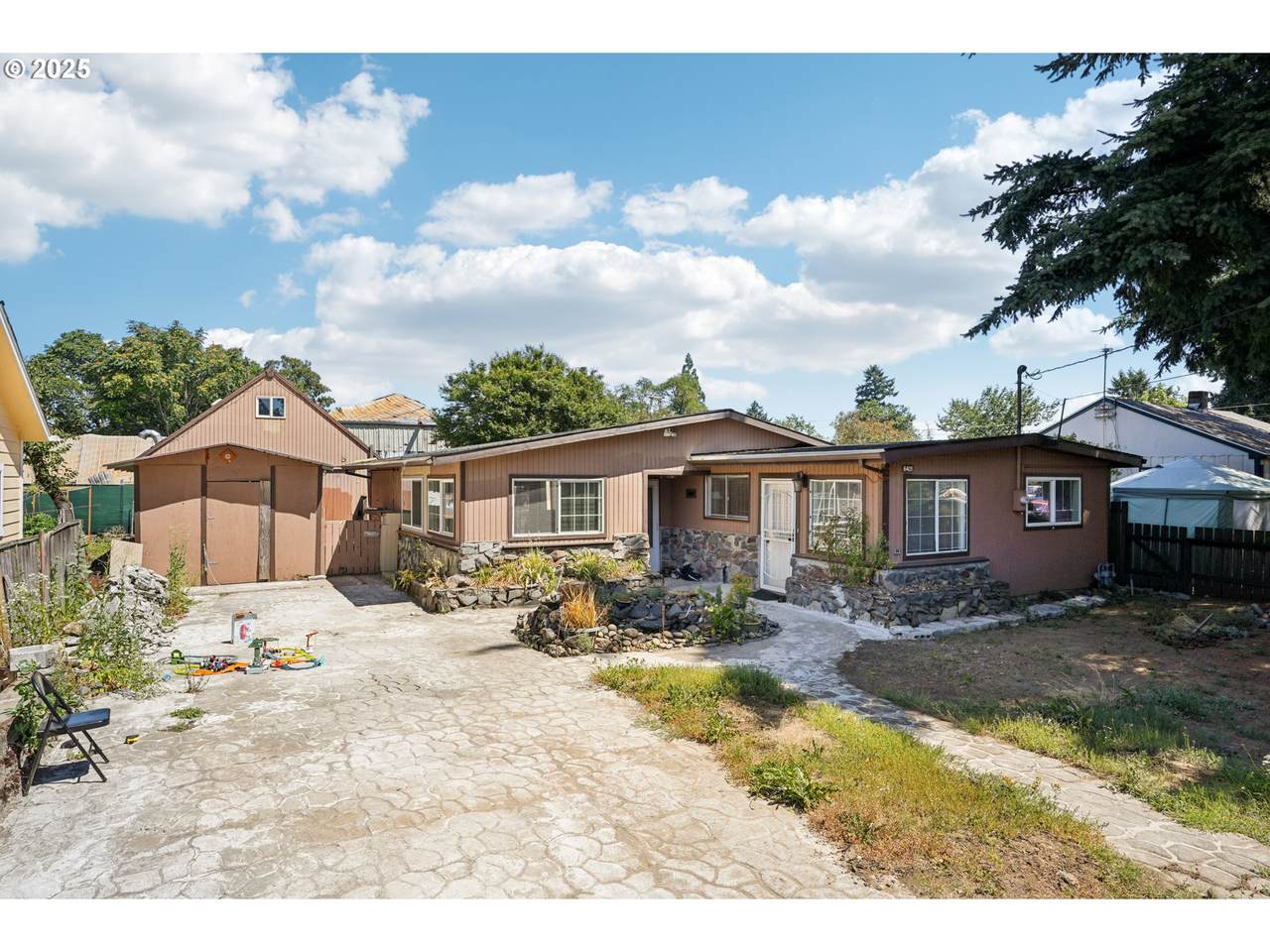 6401 Hazel St - Photo 1