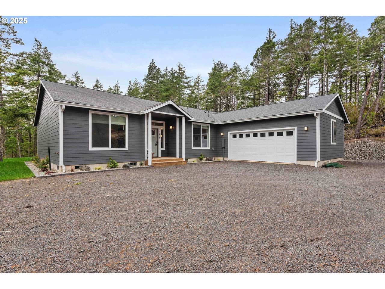 385 Pacific Dunes Dr - Photo 1