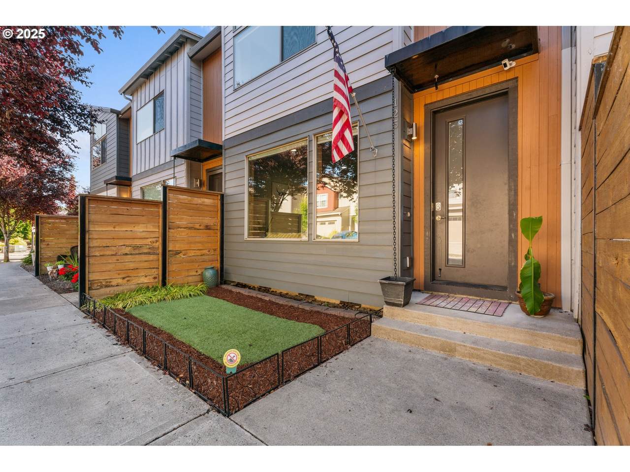 125 44TH Pl - Photo 1