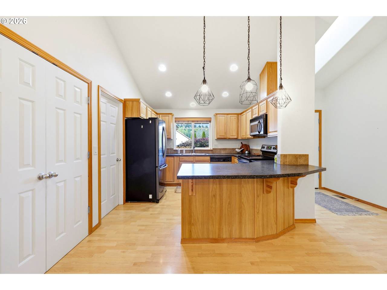 https://bt-photos.global.ssl.fastly.net/portland/1280_boomver_1_156873337-2.jpg