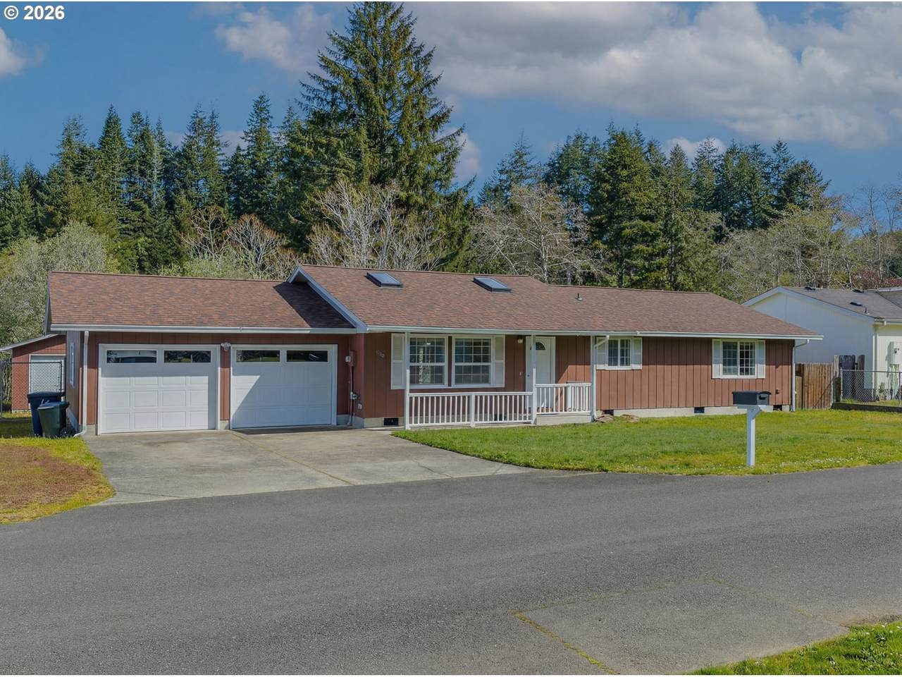 530 Robinhood Ave - Photo 1