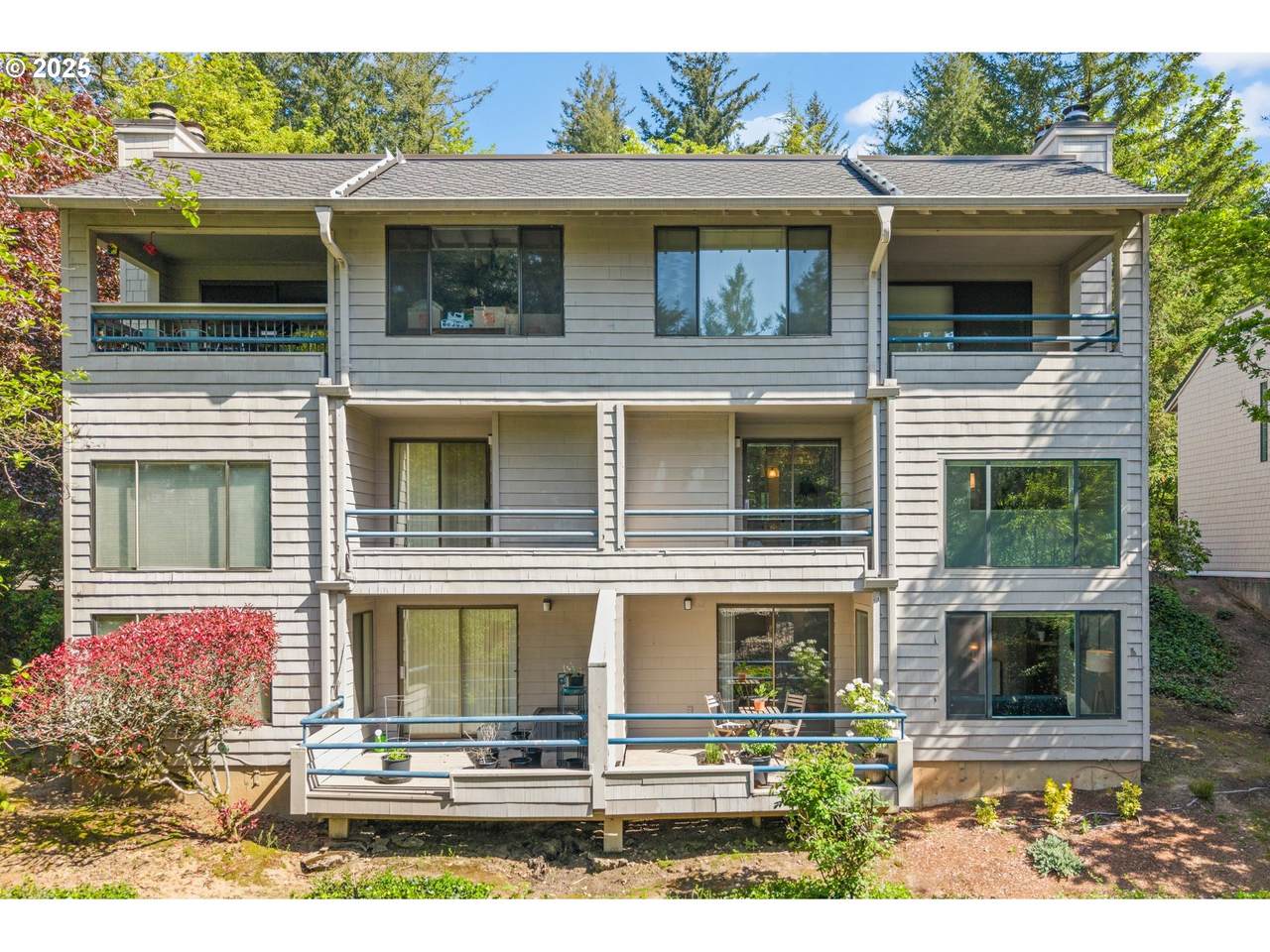 225 Cervantes - Photo 1