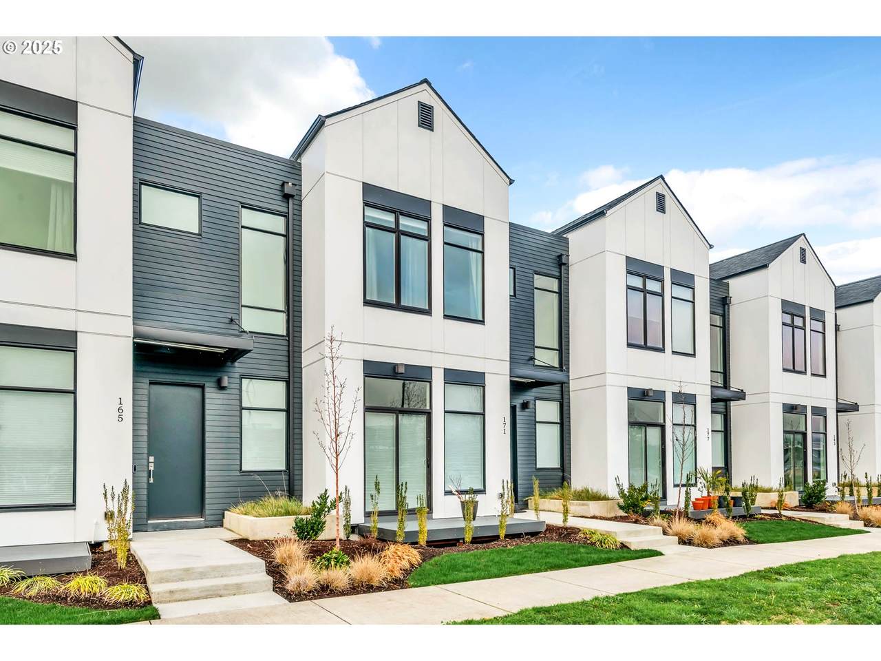 171 20TH Ave - Photo 1