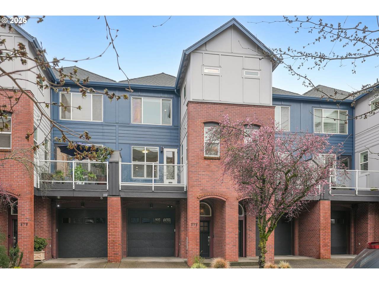 875 Harbour Dr - Photo 1