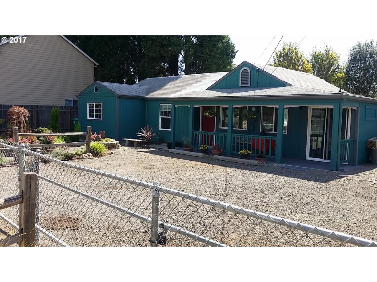 11848 Yamhill St - Photo 1