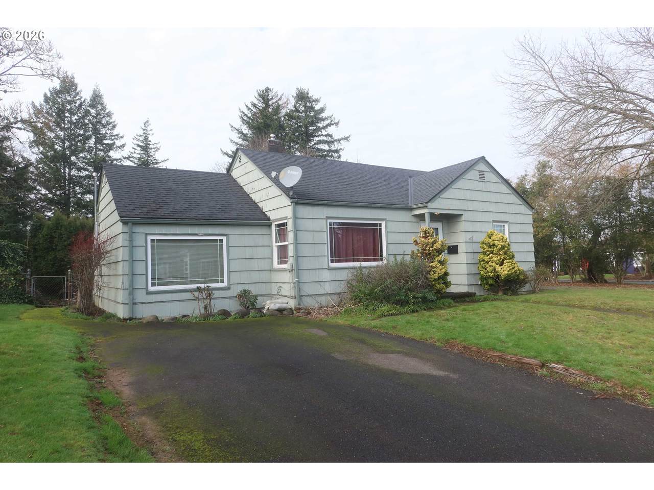 138 Maple Blvd - Photo 1