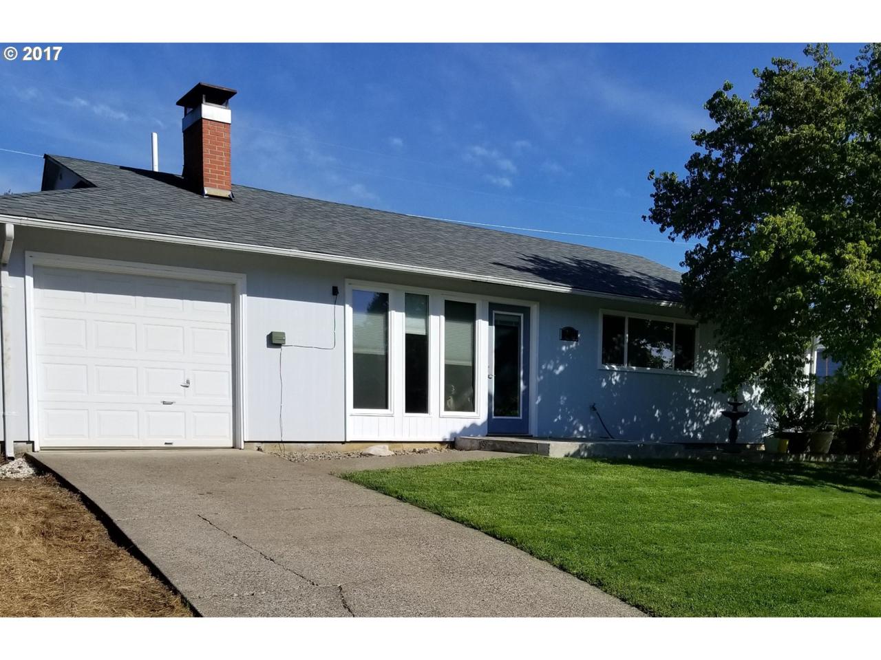 231 Oak St - Photo 1