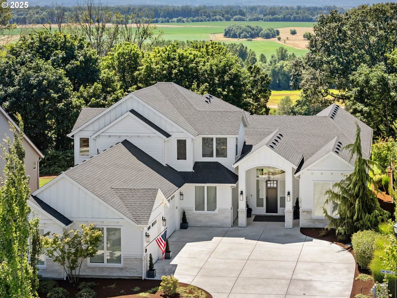 13910 56TH Ave - Photo 1