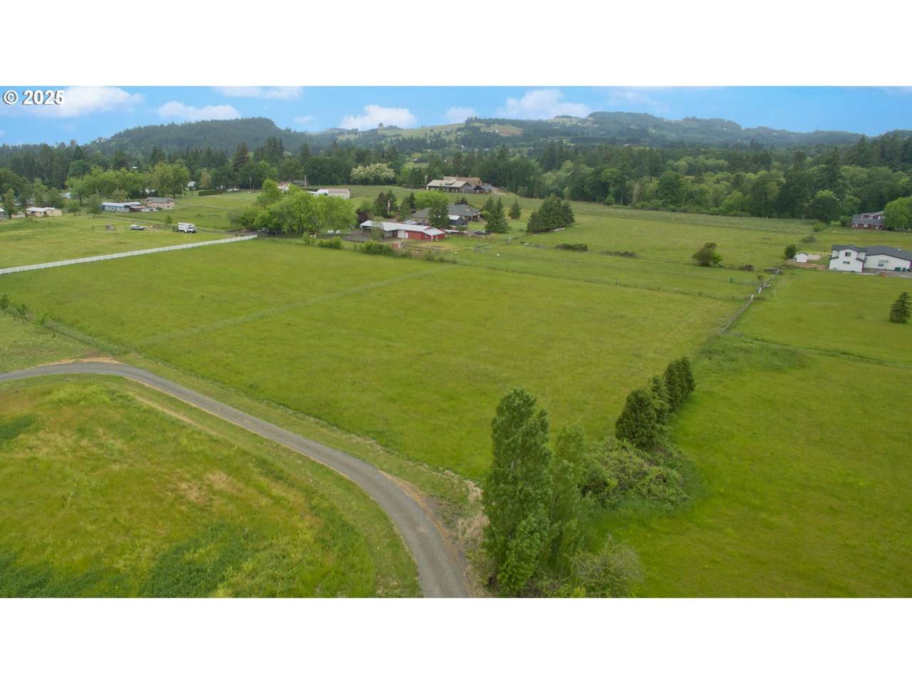  Greenleaf Dr - Photo 1