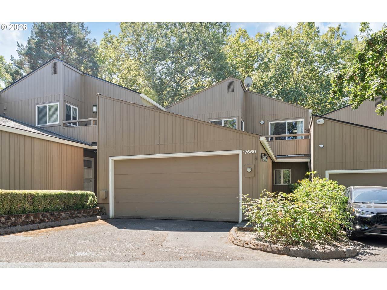 17660 Shorewood Dr - Photo 1