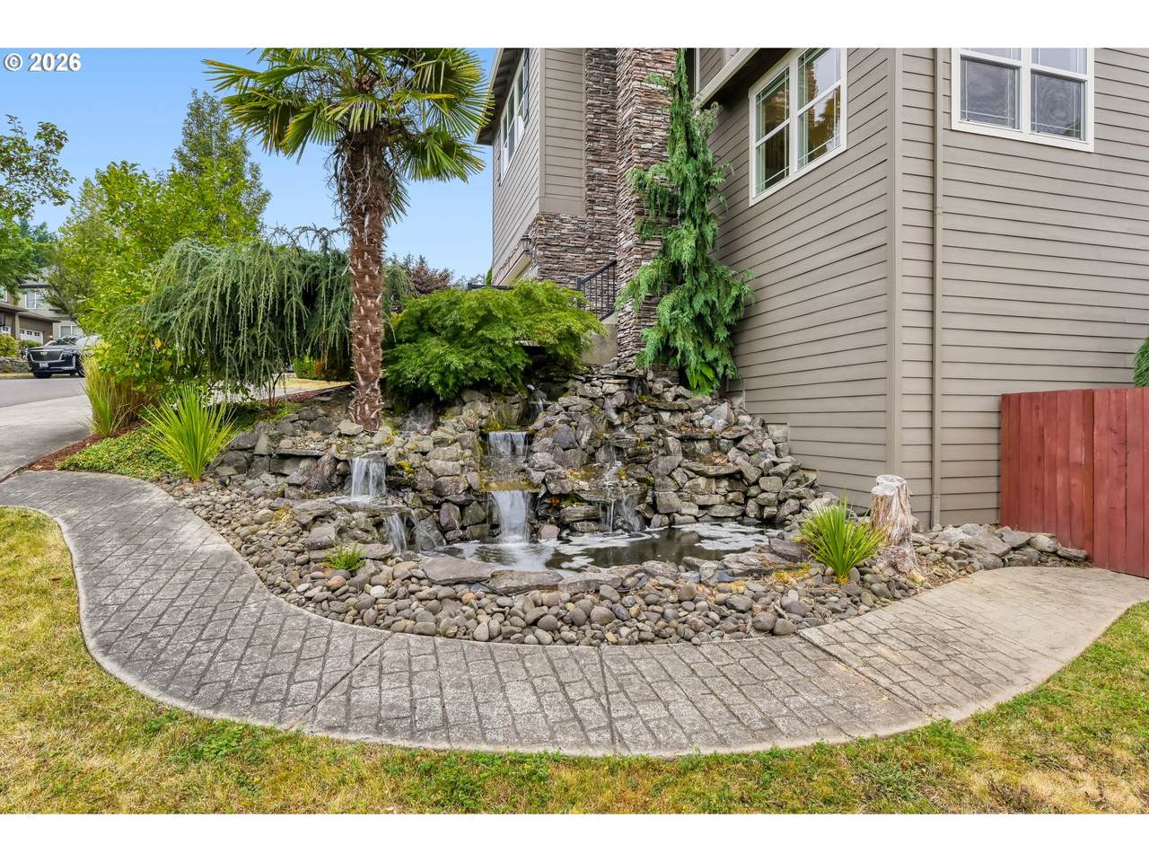 https://bt-photos.global.ssl.fastly.net/portland/1280_boomver_1_179500811-2.jpg