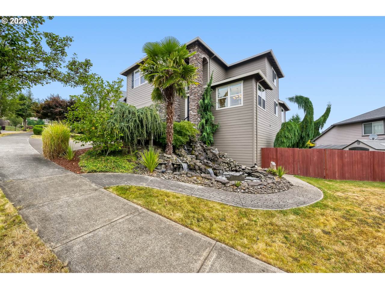 https://bt-photos.global.ssl.fastly.net/portland/1280_boomver_1_179500811-2.jpg