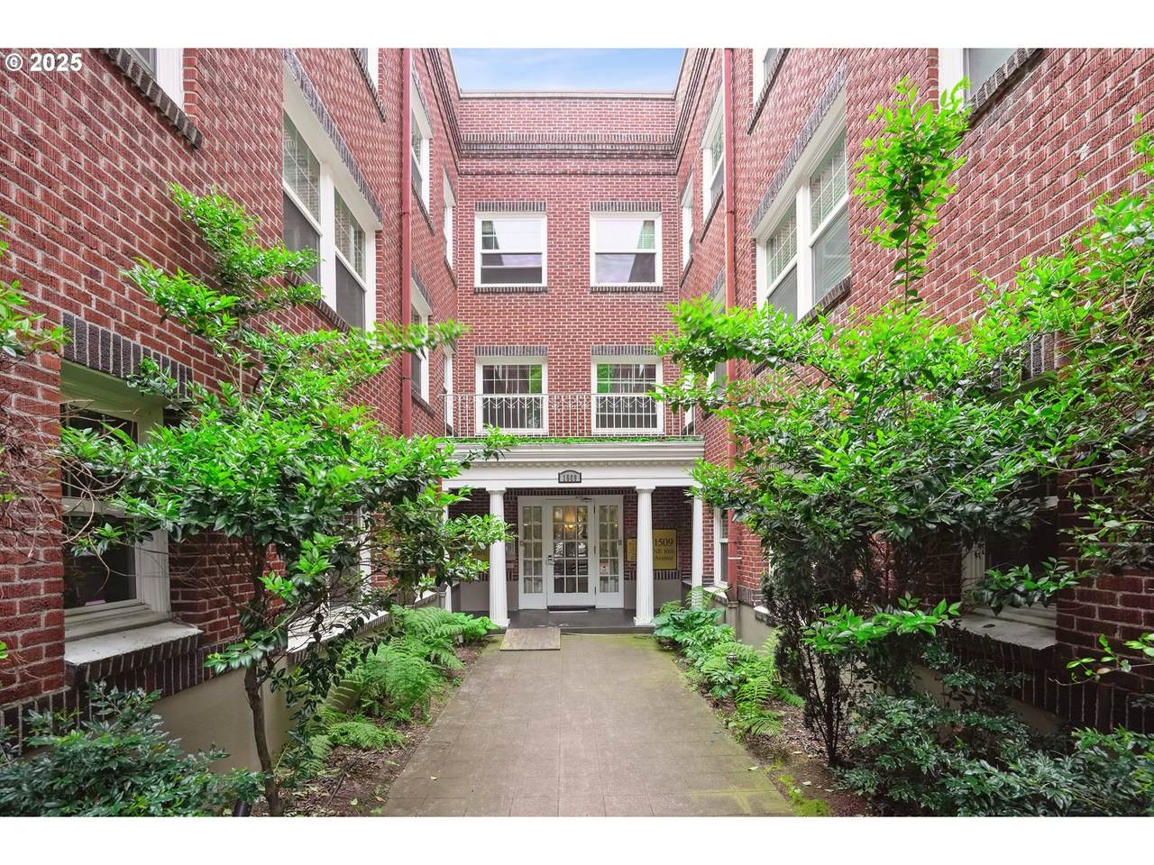 1509 10TH Ave - Photo 1