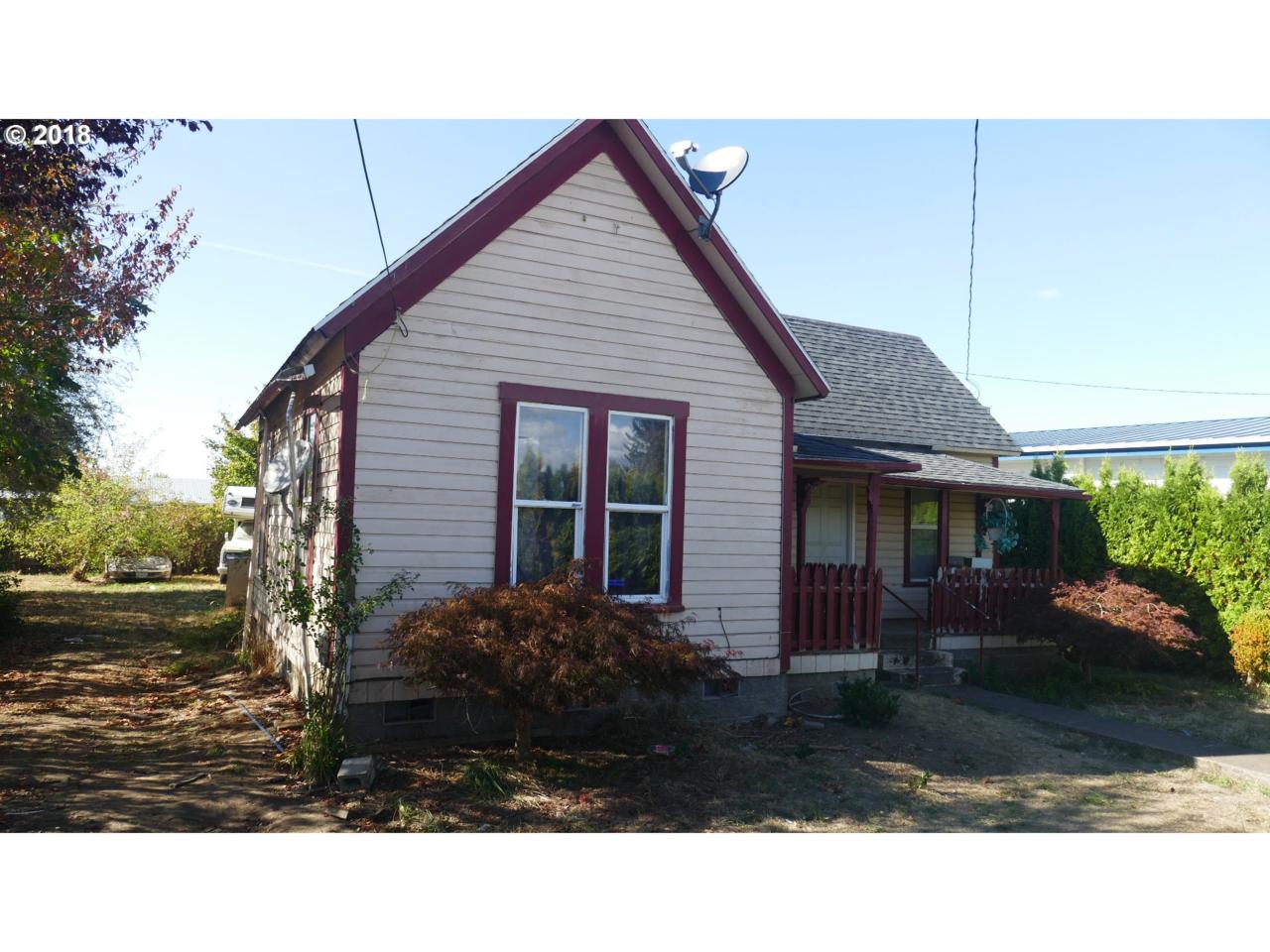 204 Molalla Ave - Photo 1