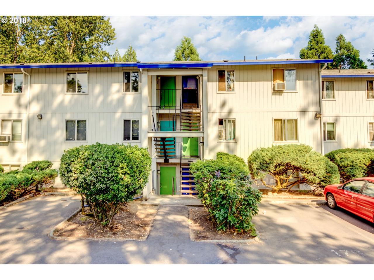 10010 Hall Blvd - Photo 1