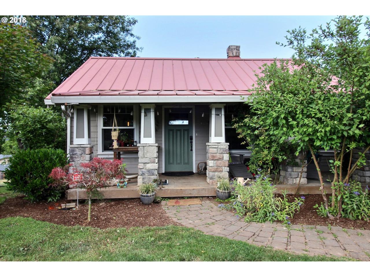 1056 Hillhurst Rd - Photo 1
