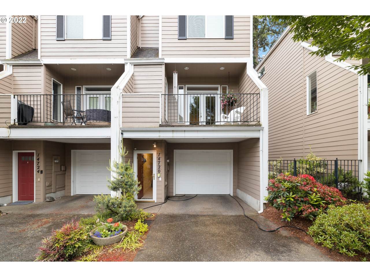 14720 Couch St - Photo 1