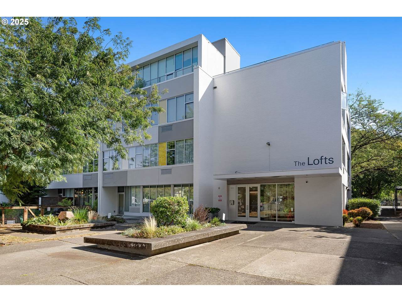 900 81ST Ave - Photo 1