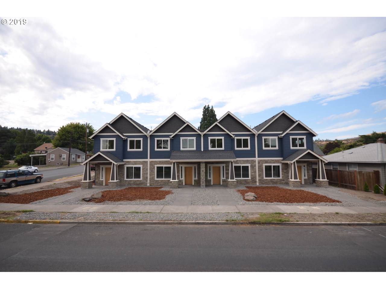 802 10th St - Photo 1