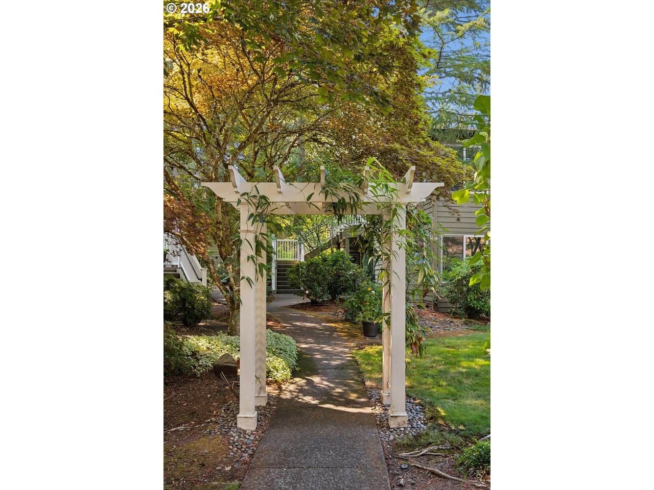 https://bt-photos.global.ssl.fastly.net/portland/1280_boomver_1_183473448-2.jpg