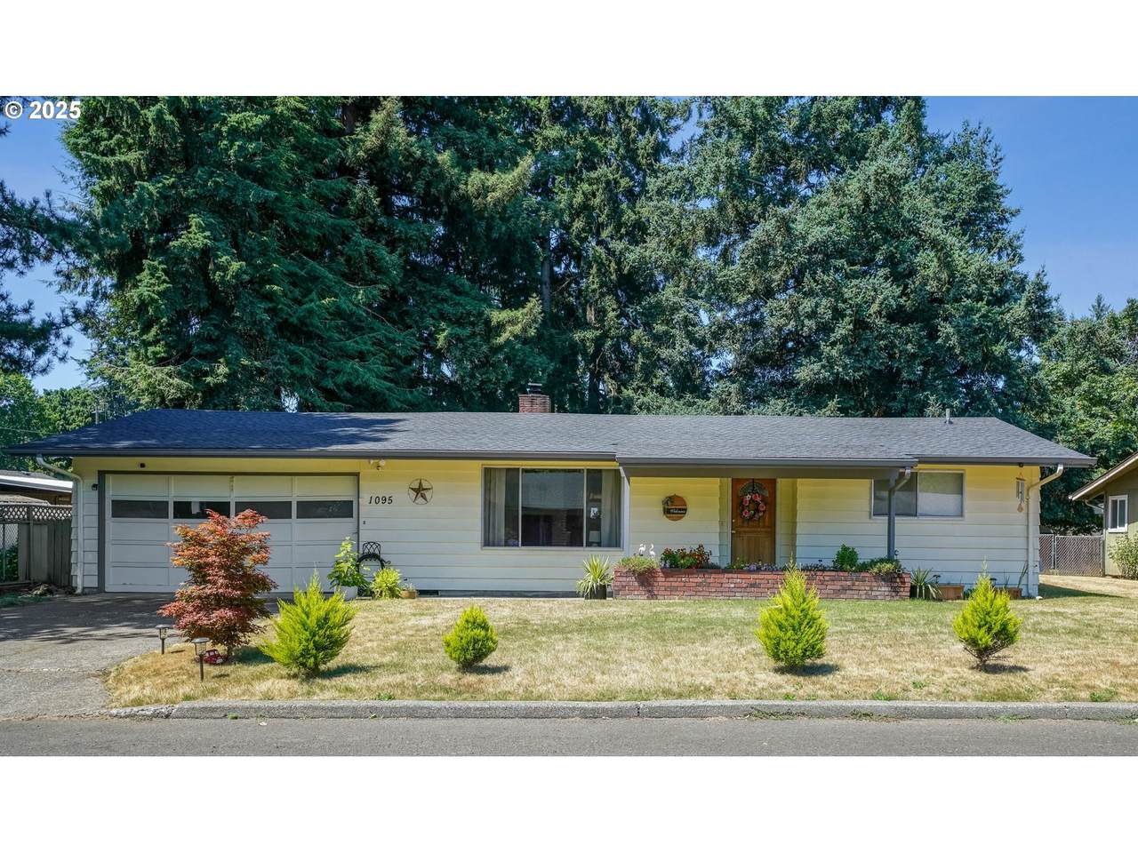 1095 Manzanita St - Photo 1