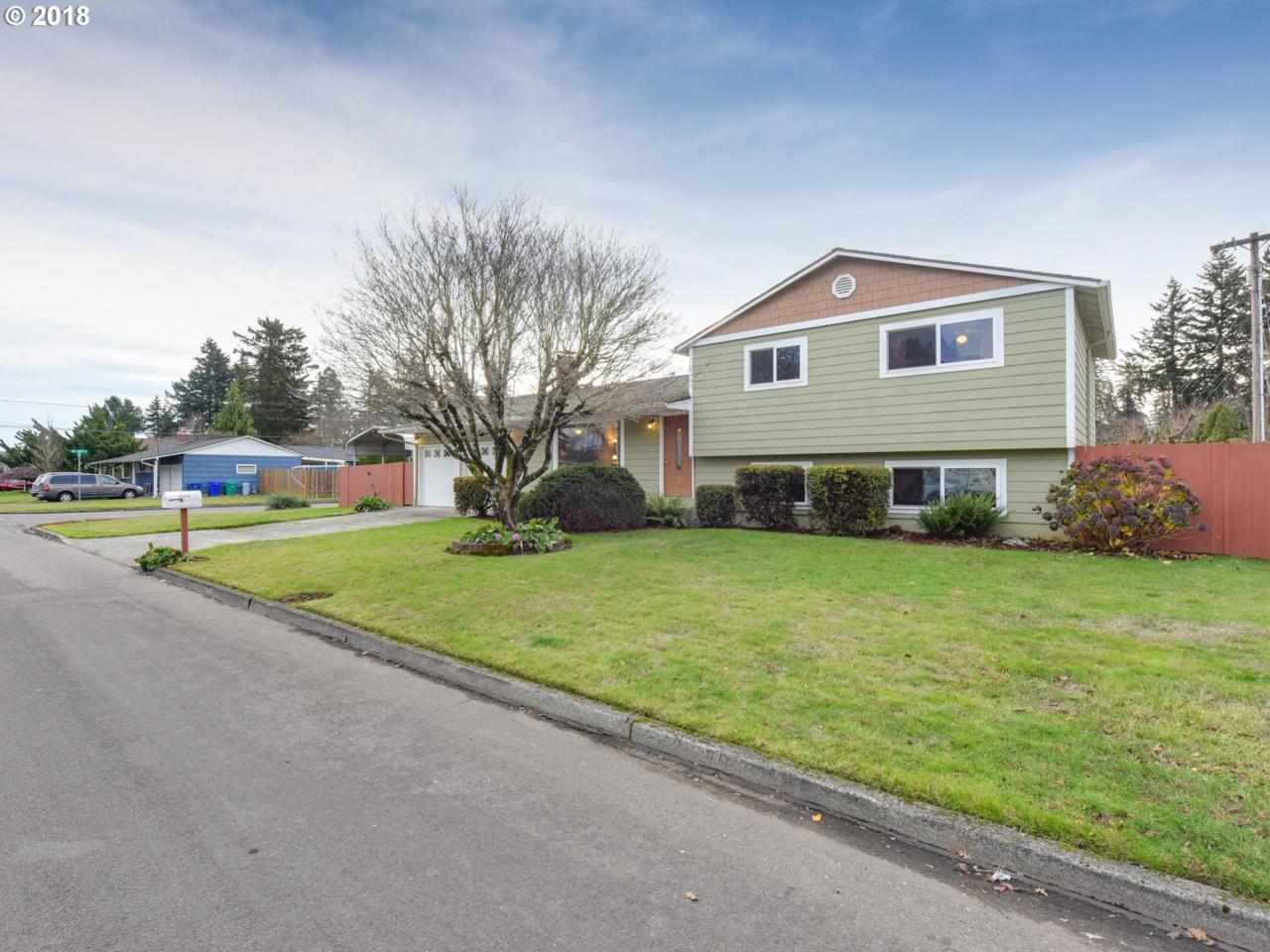 18920 Clackamas St - Photo 1