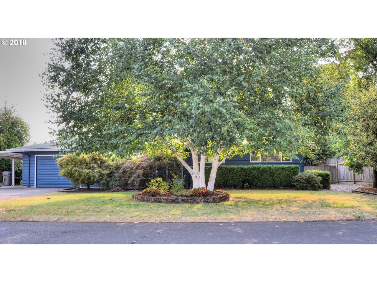 670 Vine St - Photo 1