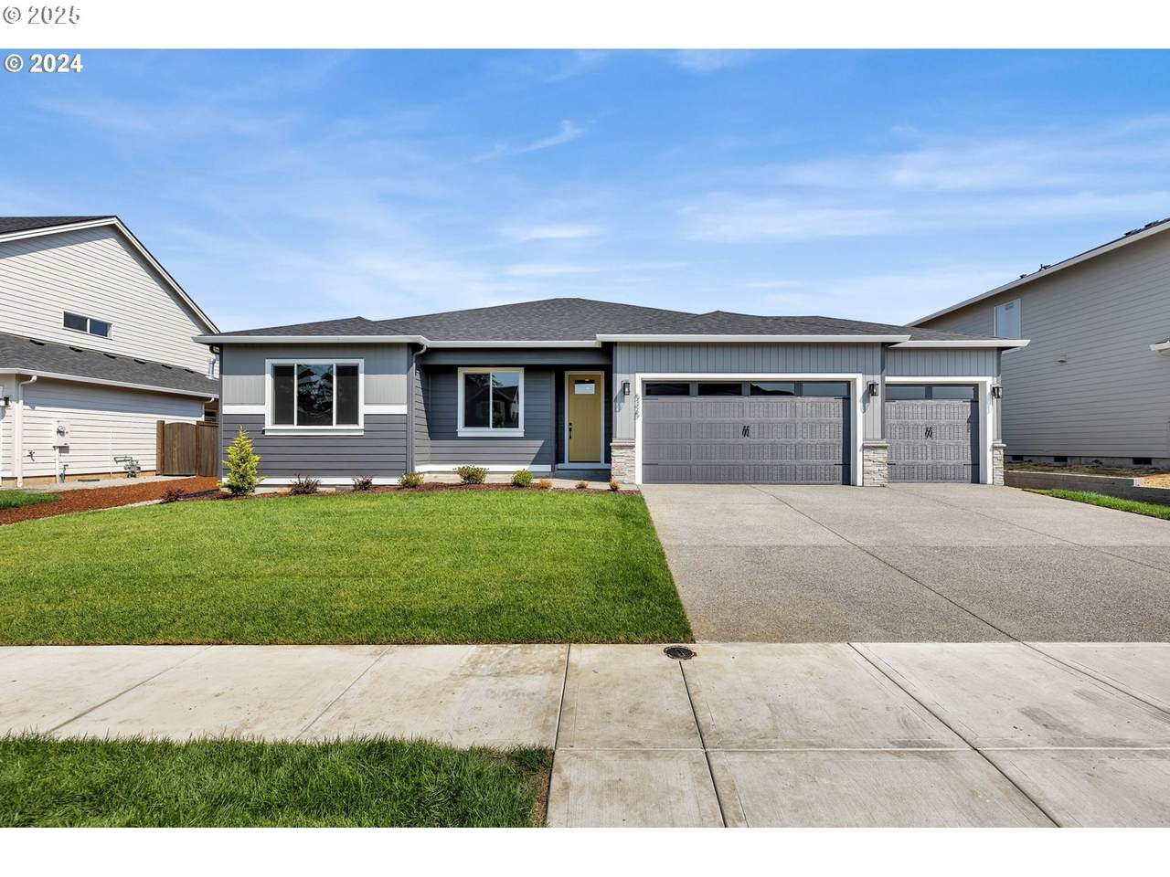 5509 93RD Ave - Photo 1