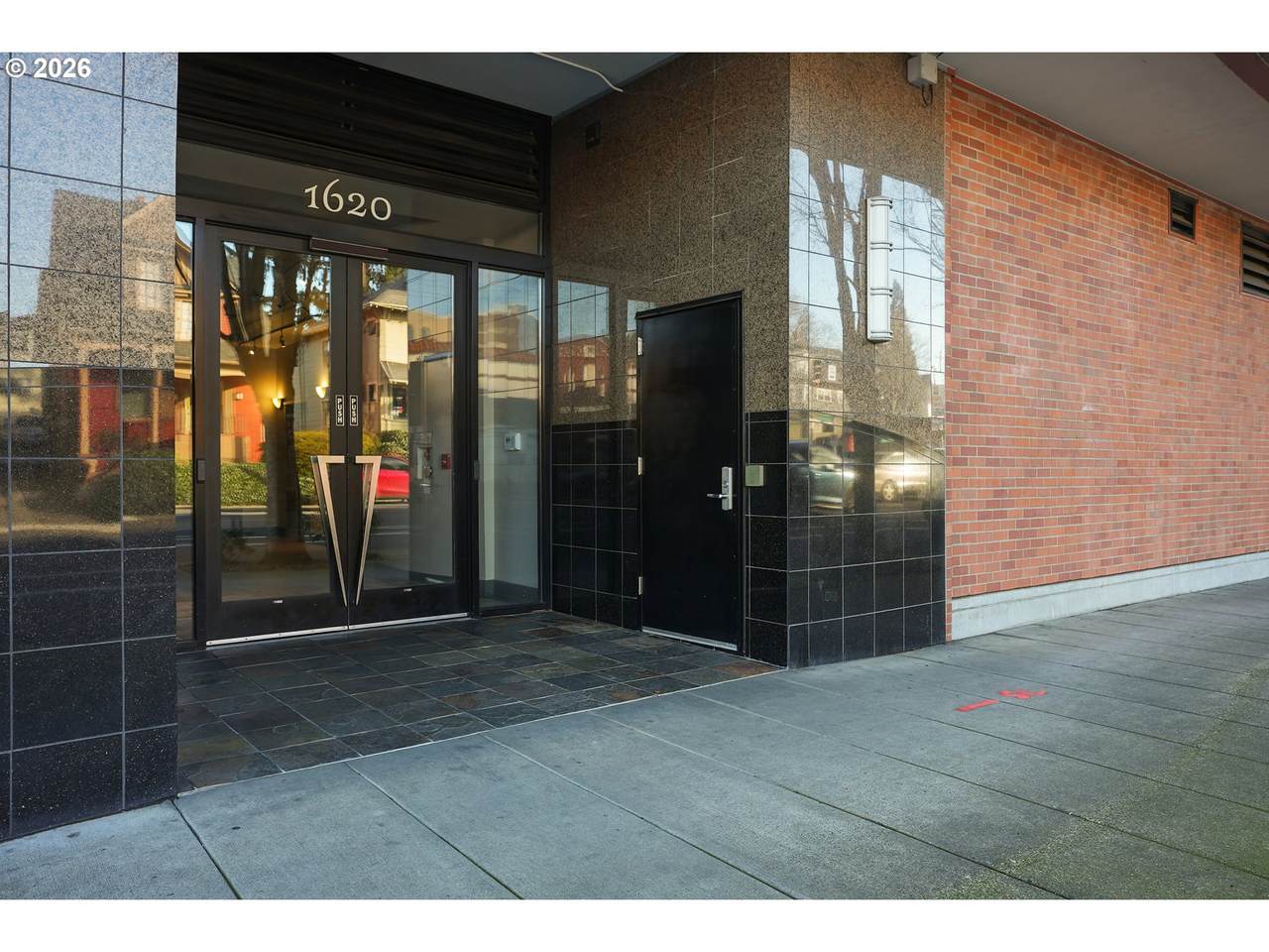 https://bt-photos.global.ssl.fastly.net/portland/1280_boomver_1_187856904-2.jpg
