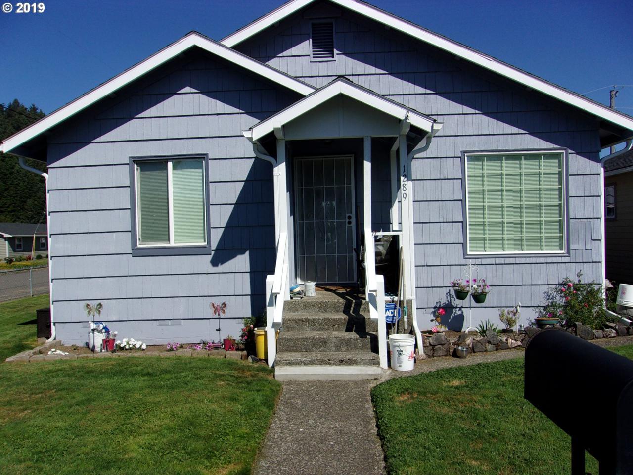 1289 Hawthorne Ave - Photo 1