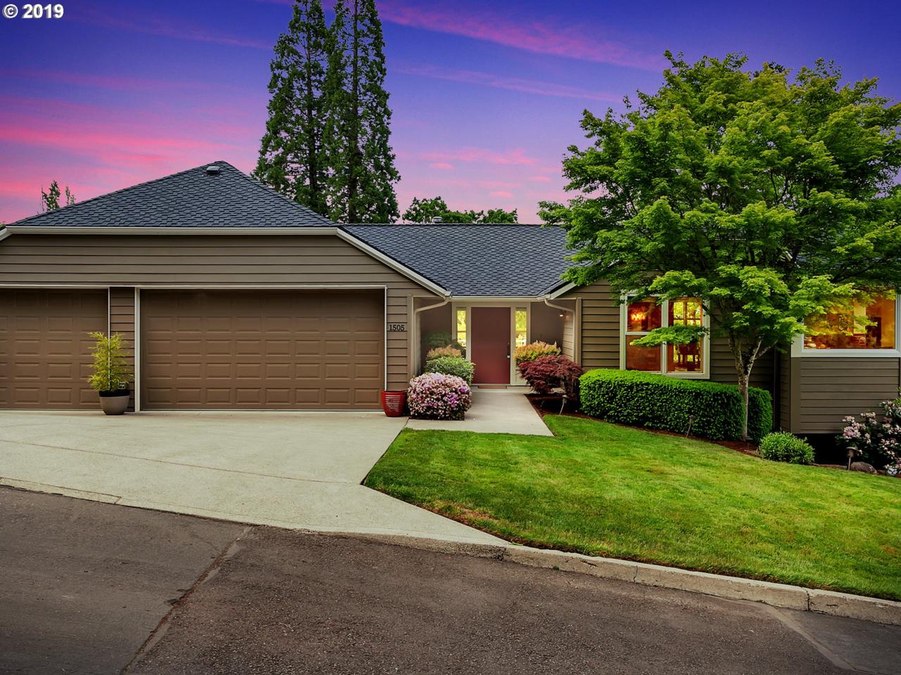 1505 Eastview Ct - Photo 1