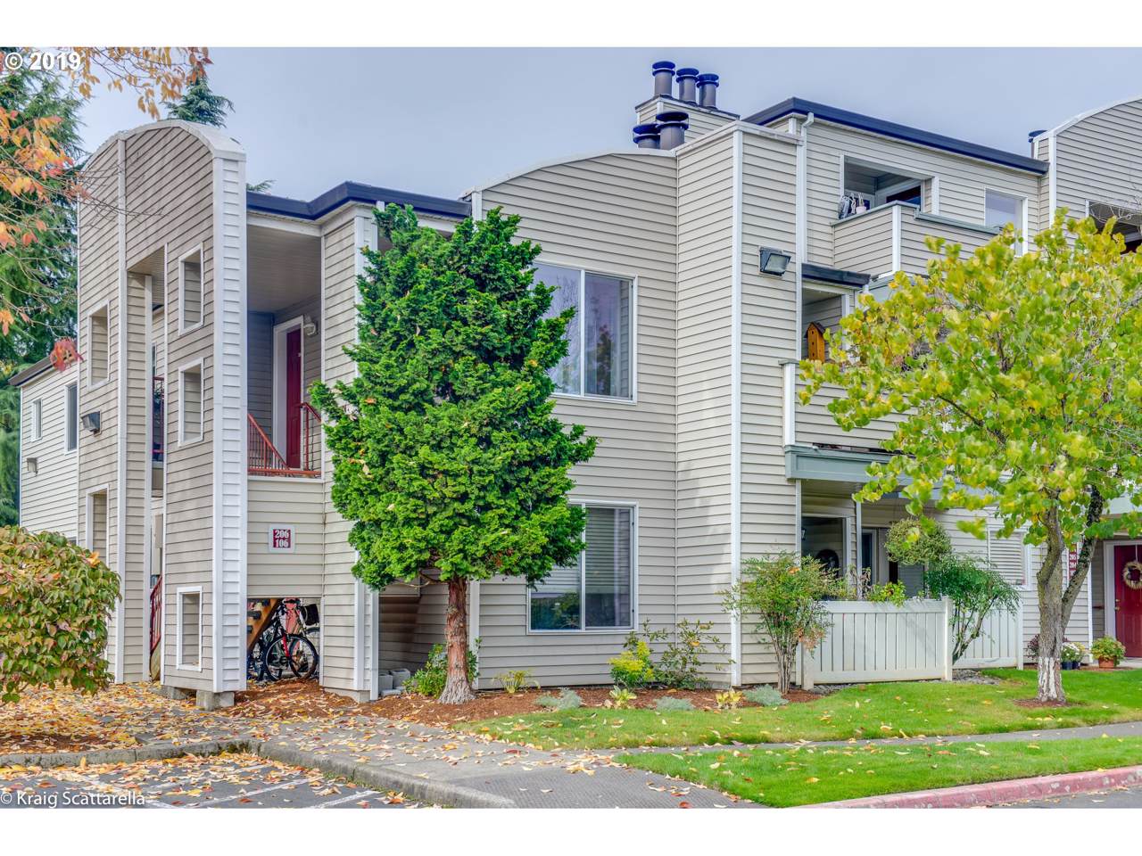 6044 Drake St - Photo 1