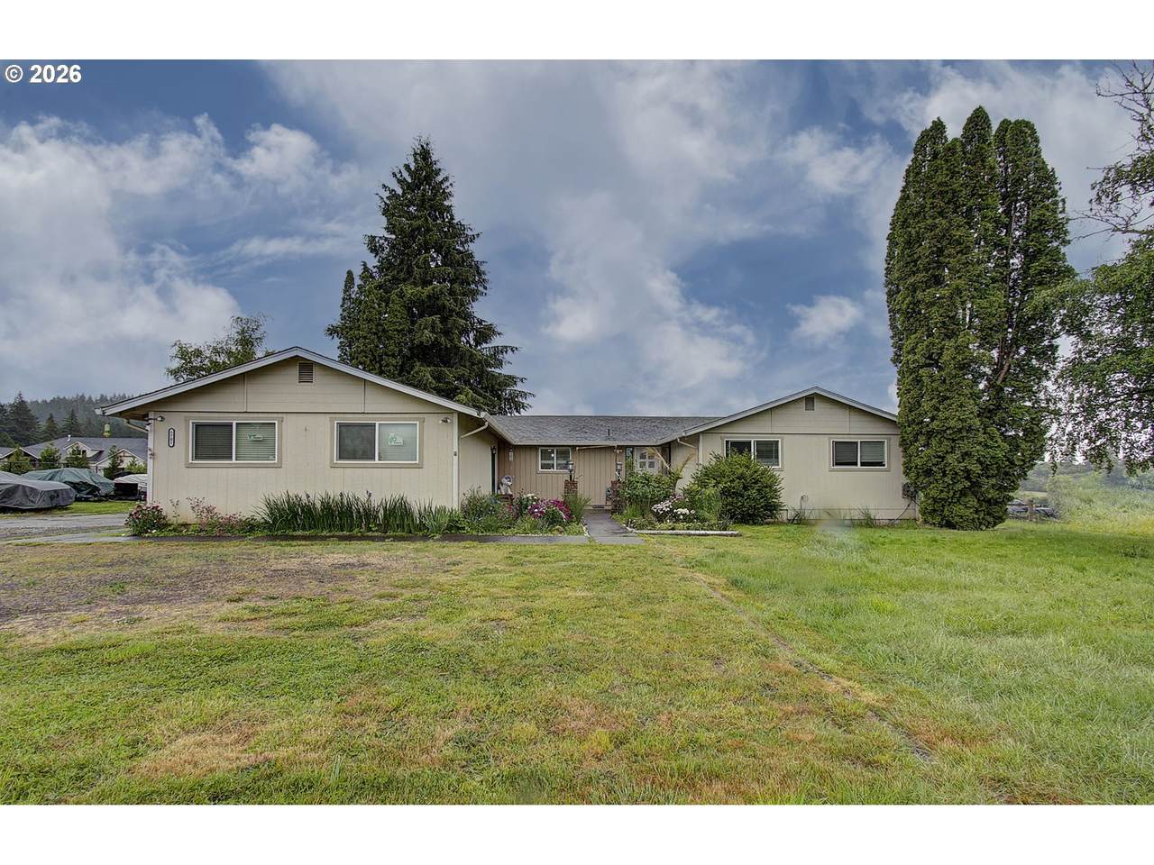 5701 204TH Ct - Photo 1