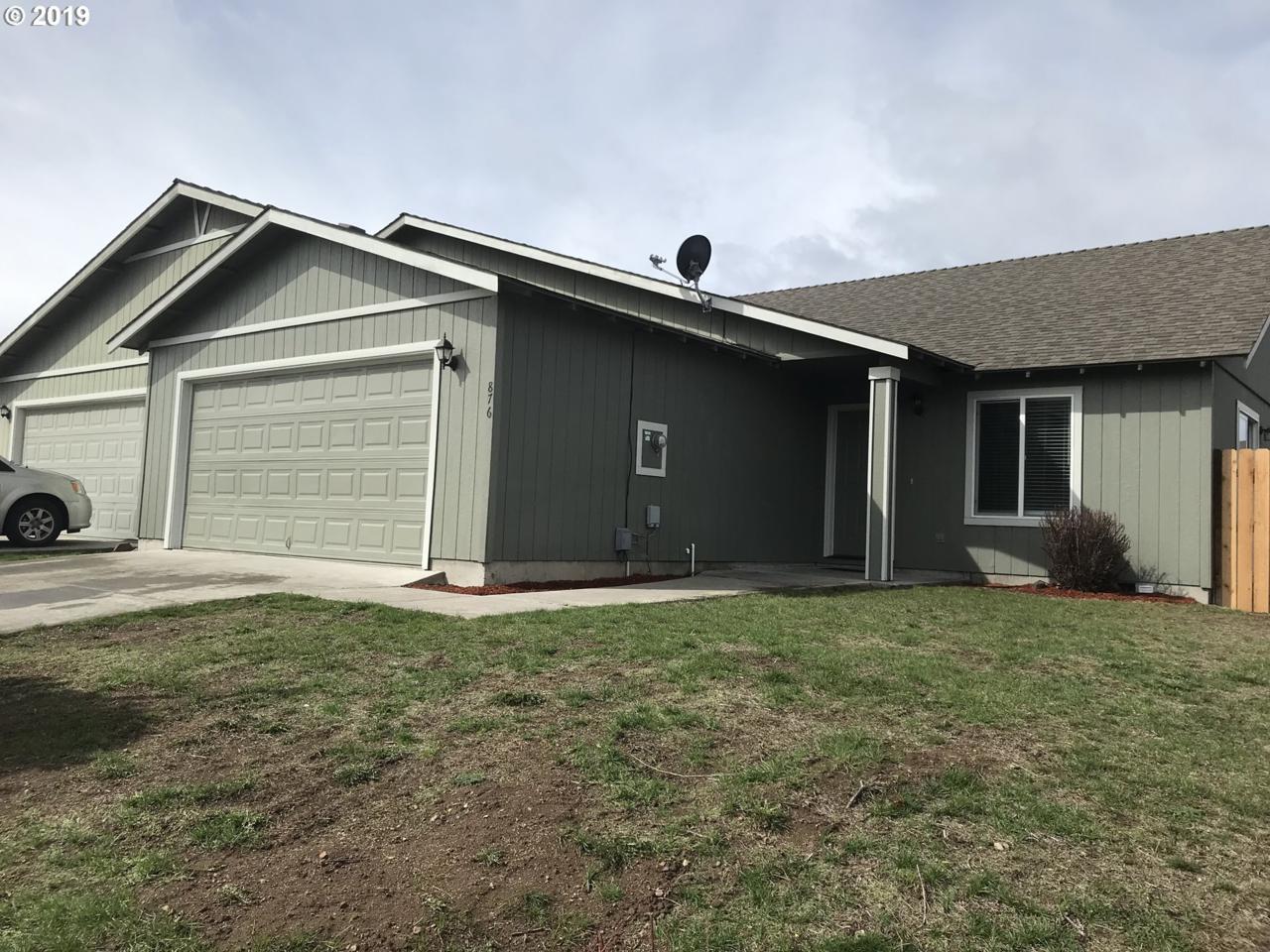 876 Maliah Ave - Photo 1
