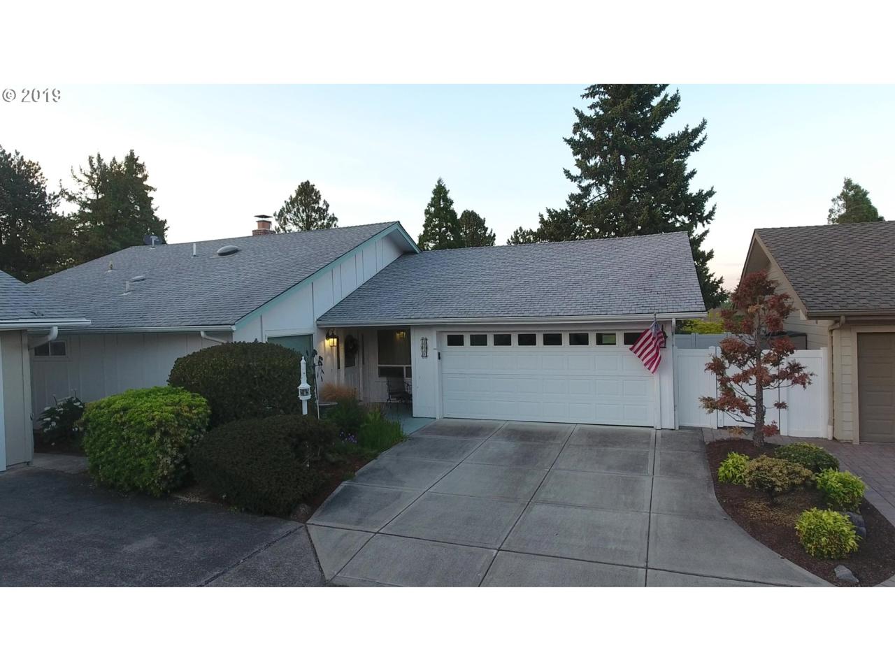 3134 Oakcrest Dr - Photo 1