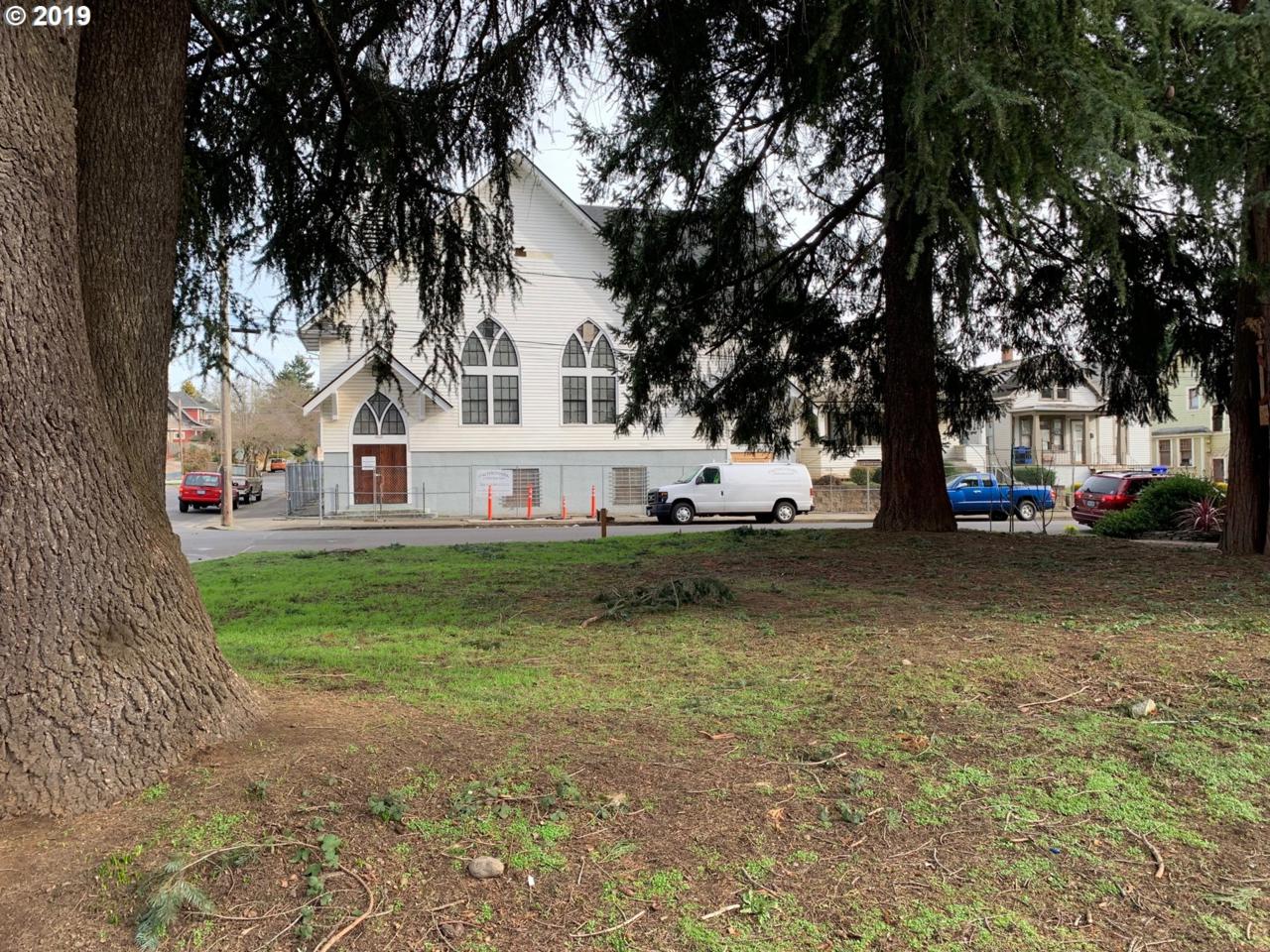 732 Skidmore St - Photo 1