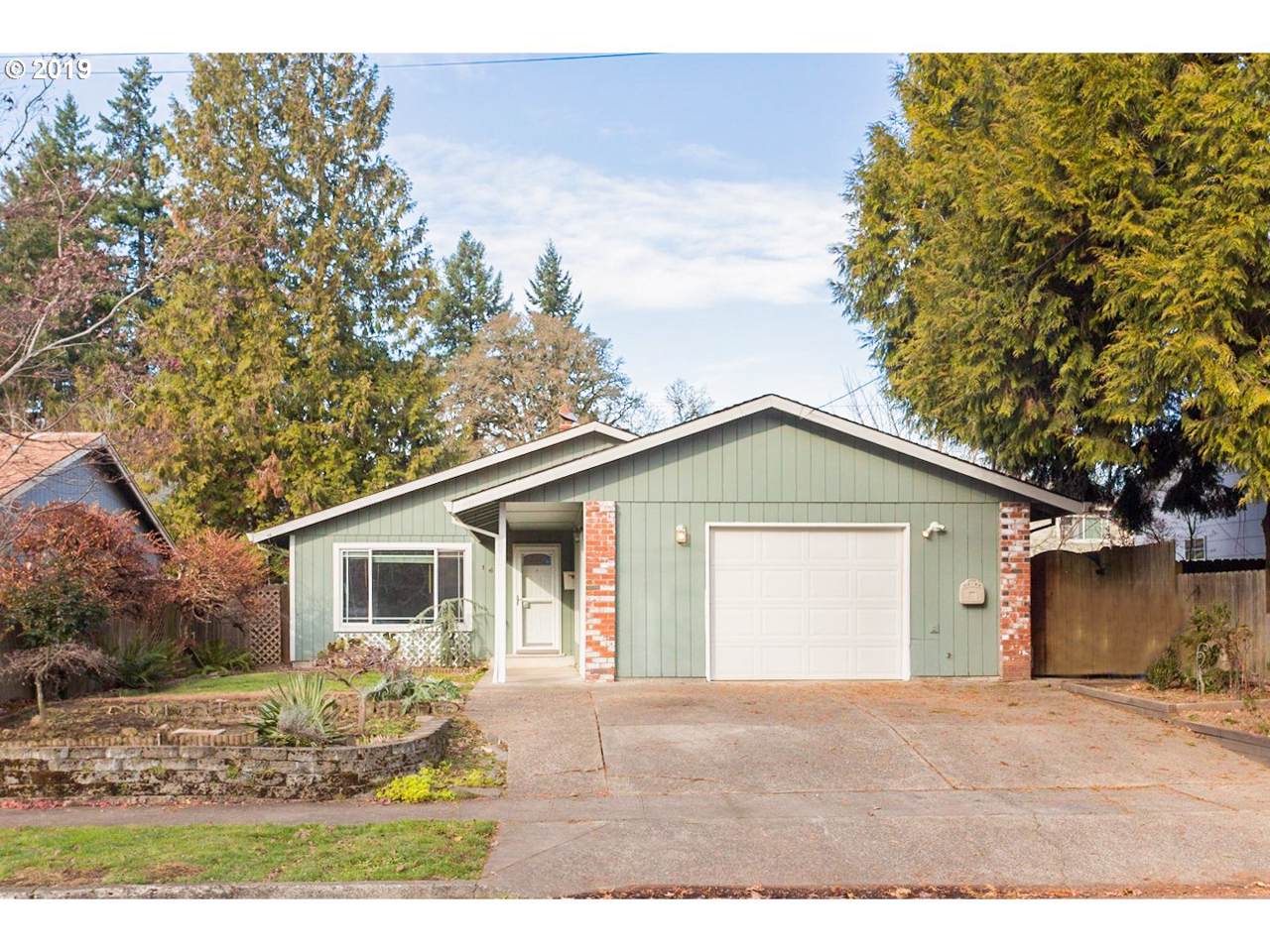 160 Ipswich St - Photo 1