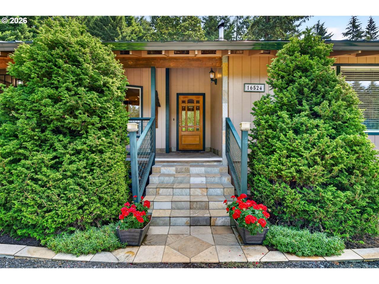 https://bt-photos.global.ssl.fastly.net/portland/1280_boomver_1_191924610-2.jpg
