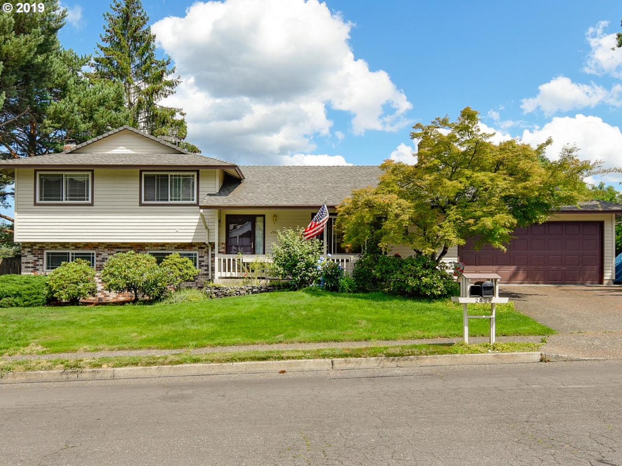 2428 Eastwood Ave - Photo 1