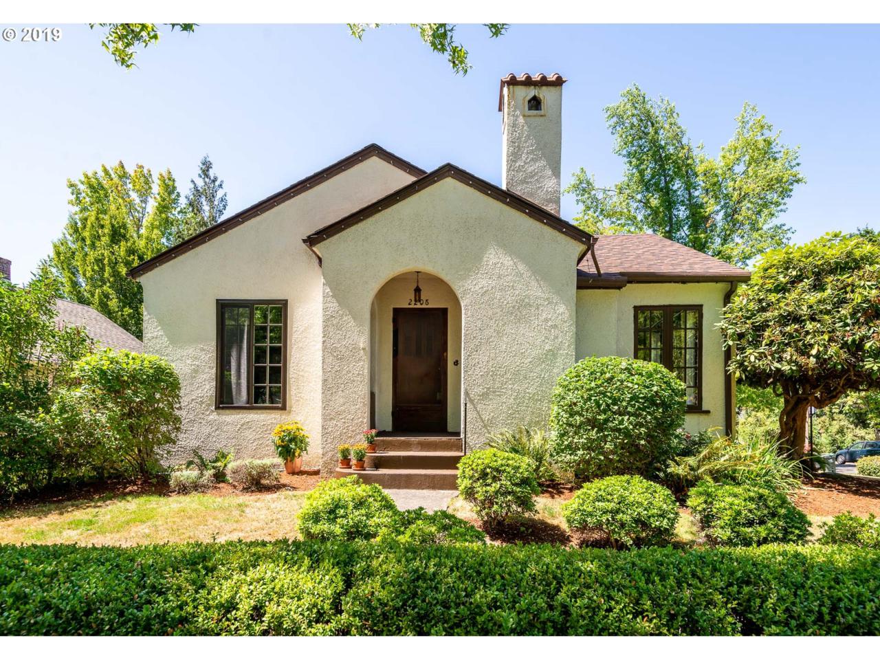 2206 Harris St - Photo 1