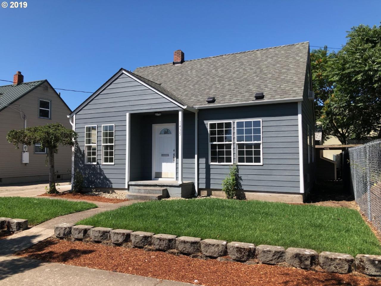1435 13TH St - Photo 1