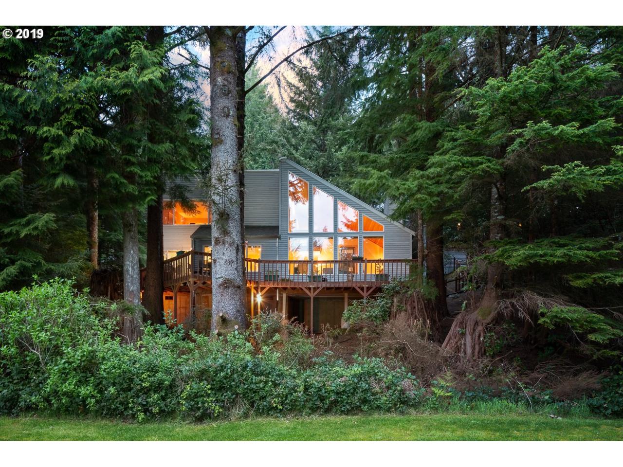 554 Fairway Dr - Photo 1