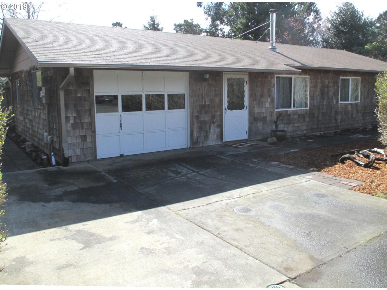 1130 1ST St - Photo 1