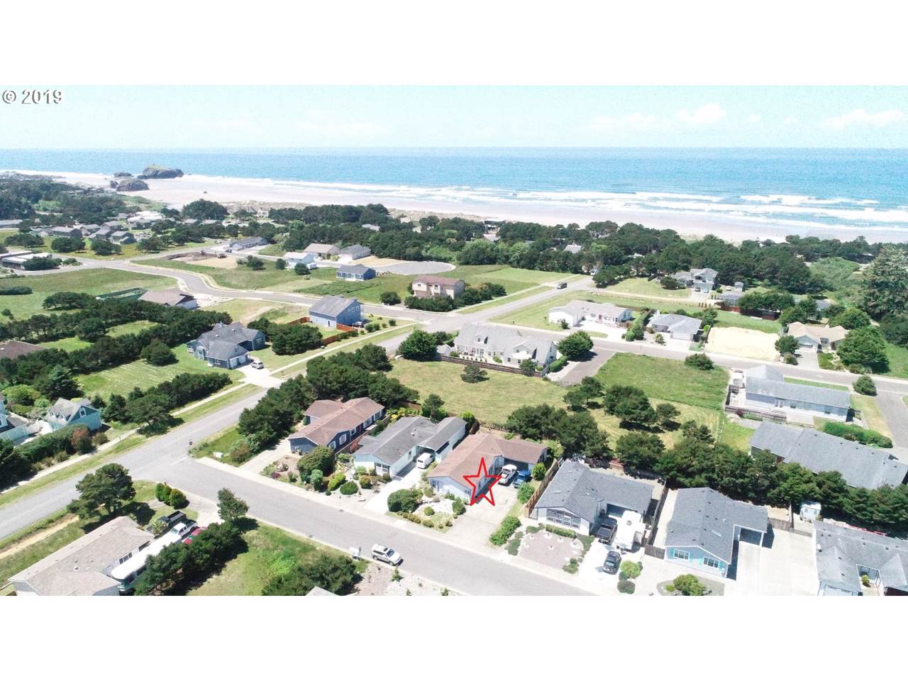 2976 Spinnaker Dr - Photo 1
