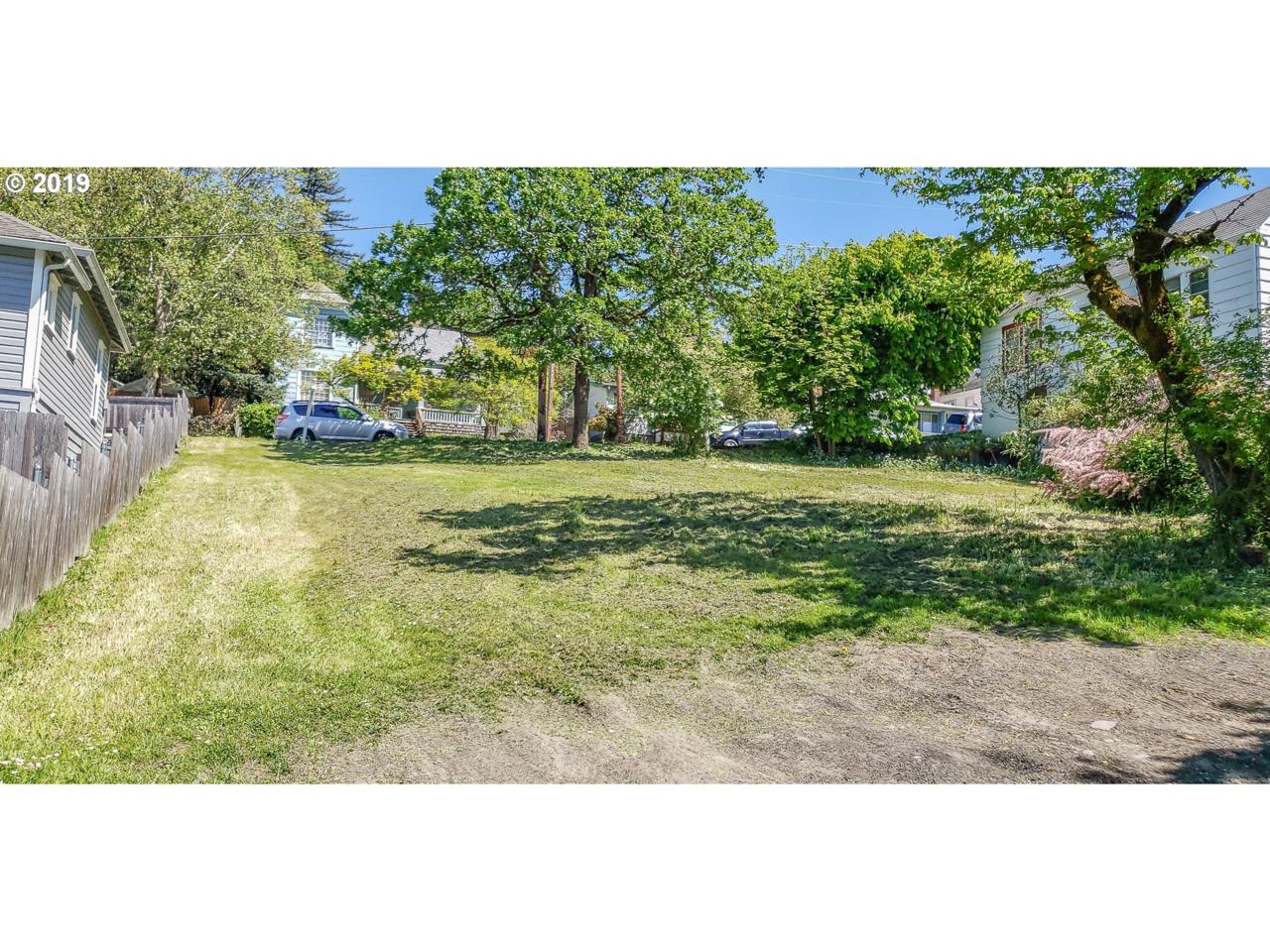 356 Ella St - Photo 1