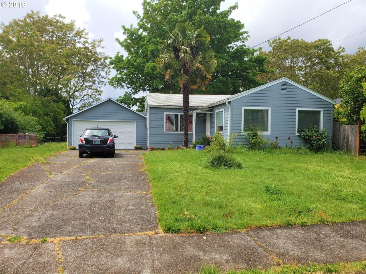3004 Harney St - Photo 1