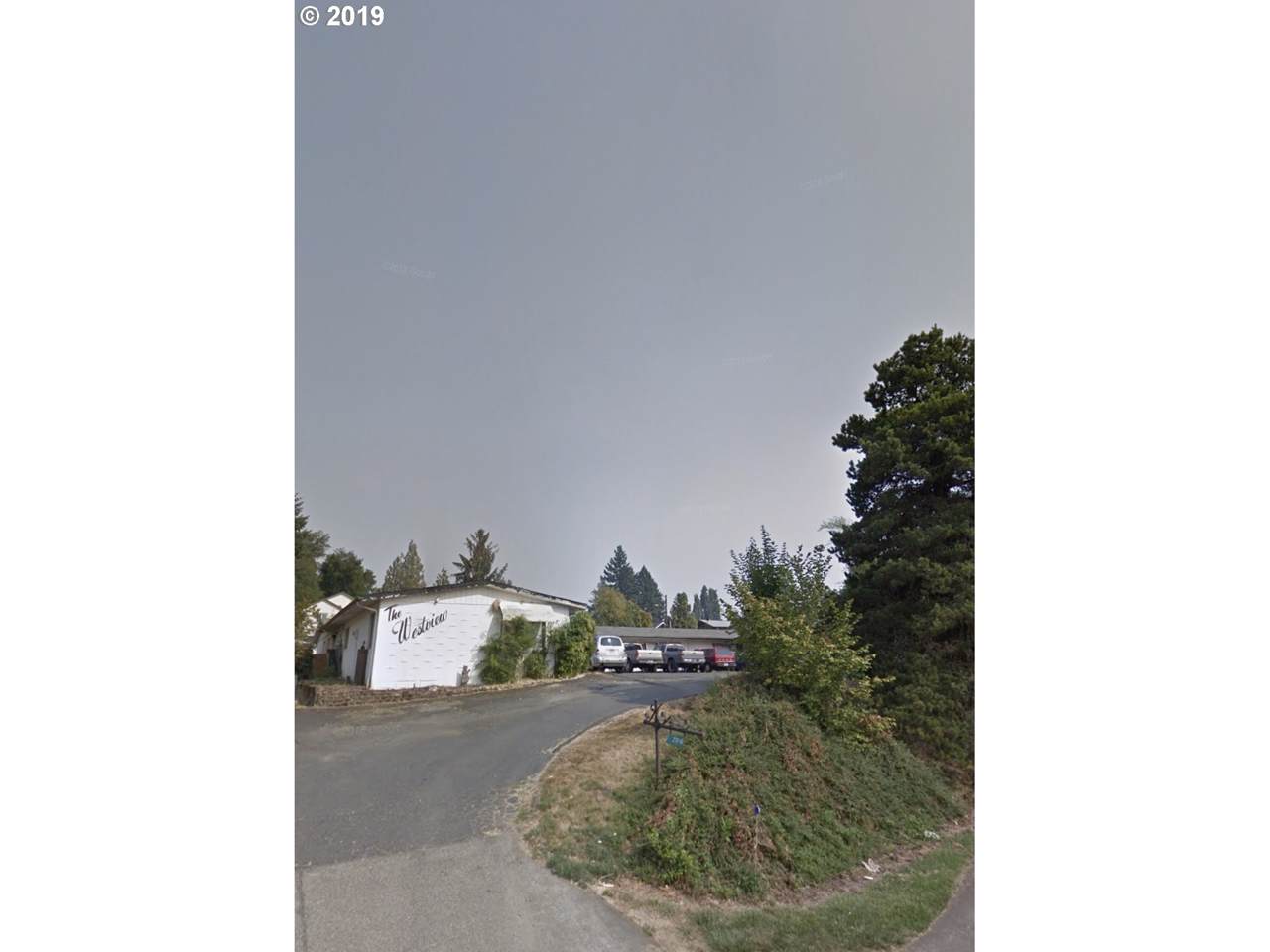 2231 E St - Photo 1
