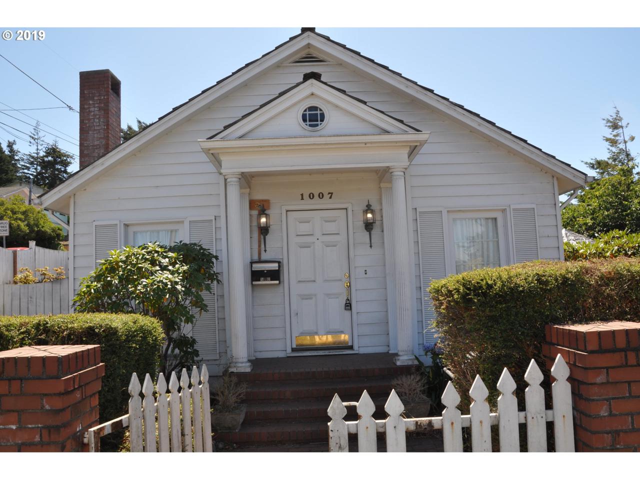 1007 Virginia Ave - Photo 1