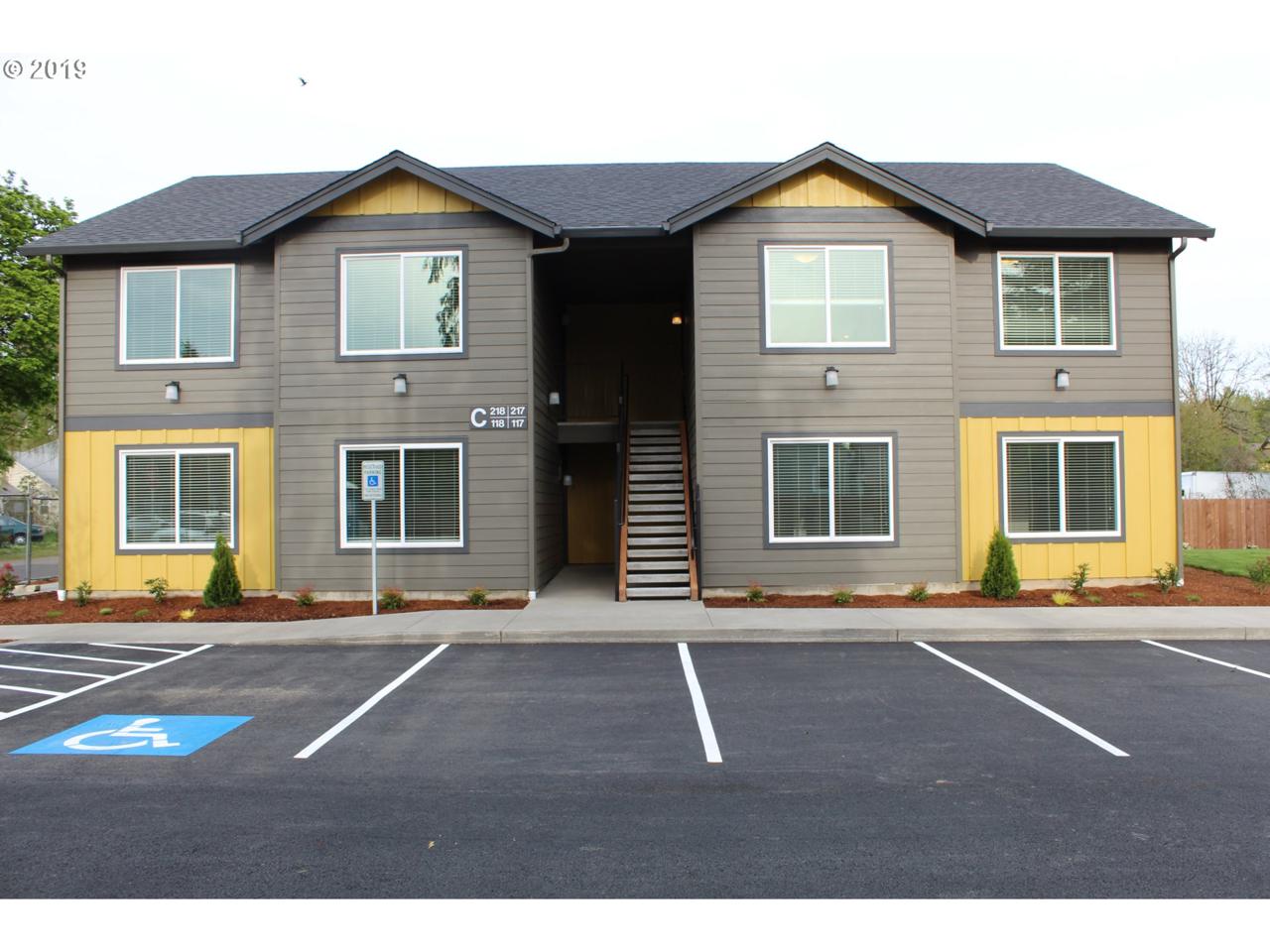 221 Clark Ave - Photo 1