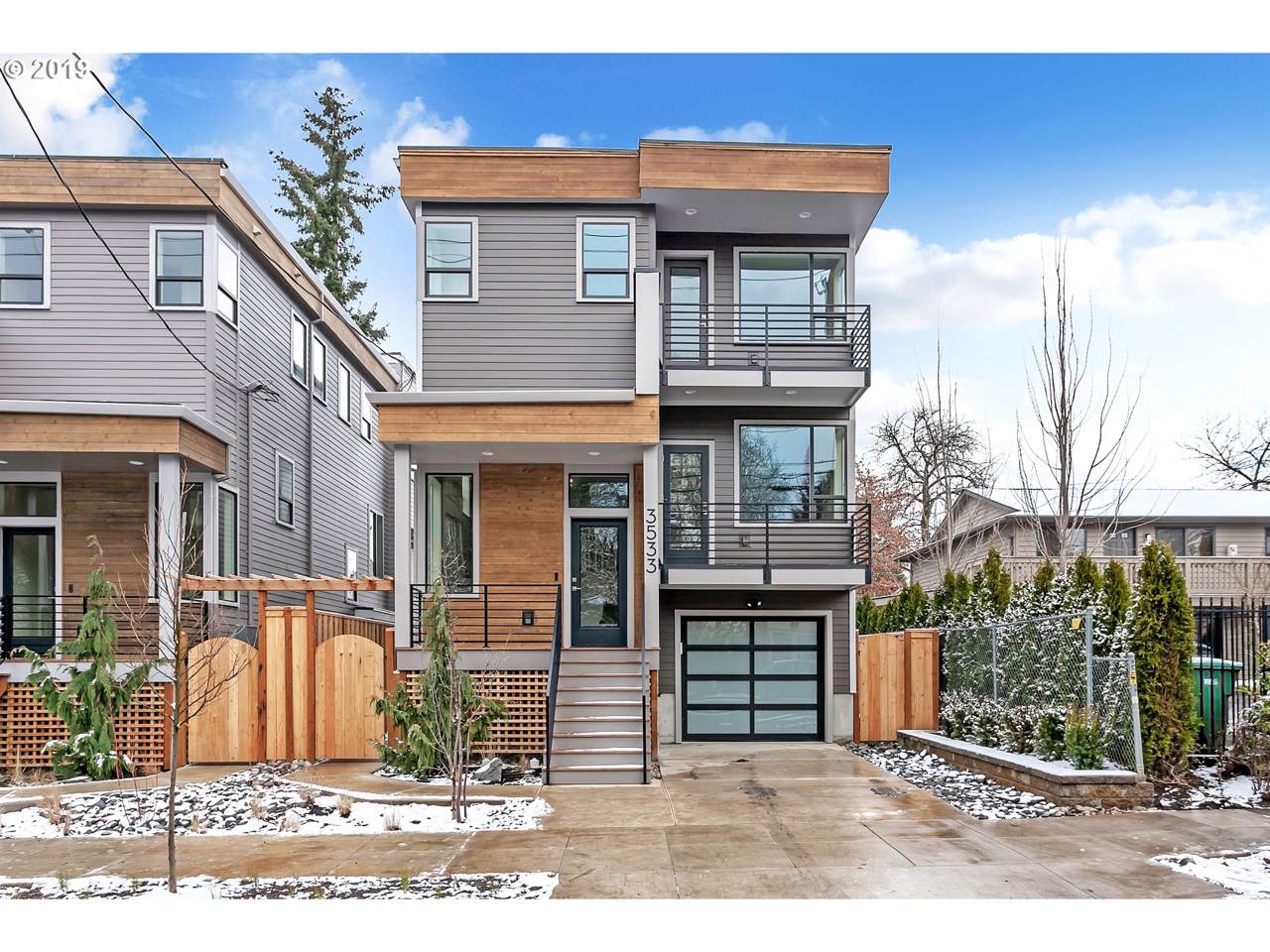 3533 Yamhill St - Photo 1